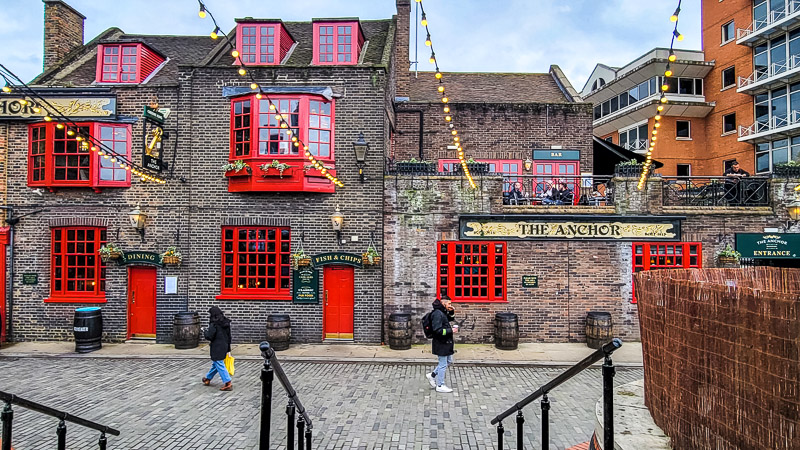 16+ Tolle Pubs in London, die Reisende besuchen können