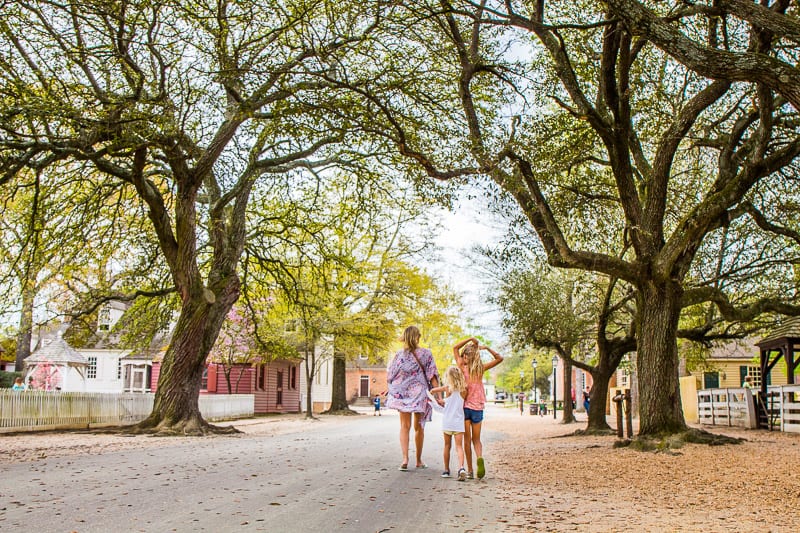 9 lustige Dinge, die man in Williamsburg VA tun kann (+ wo man essen und schlafen kann)