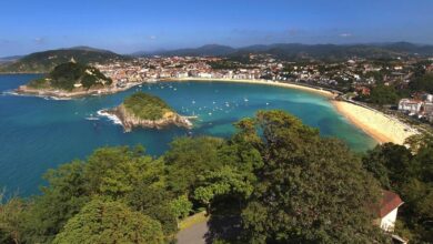 La Concha Bay, Urgull Mount, Santa Clara Island from Igueldo Mount,