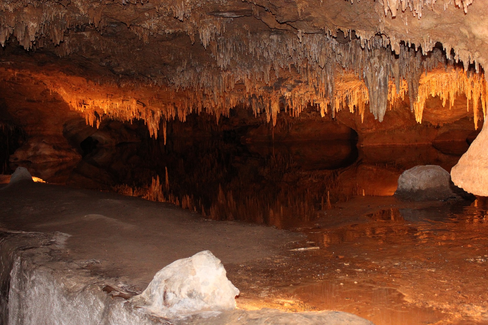 Ein Besuch der Luray Caverns in Virginia: Die Ruhmeshalle der Geologie