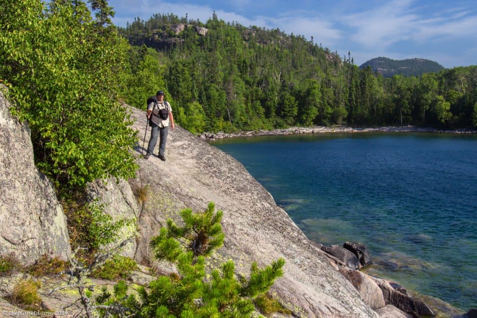 Der wilde Küstenweg des Pukaskwa-Nationalparks.